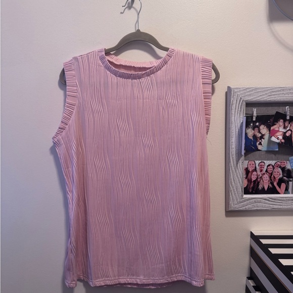 EVALESS | Elegant Pink Women's Textured Crew Neck Top - Picture 4 of 9